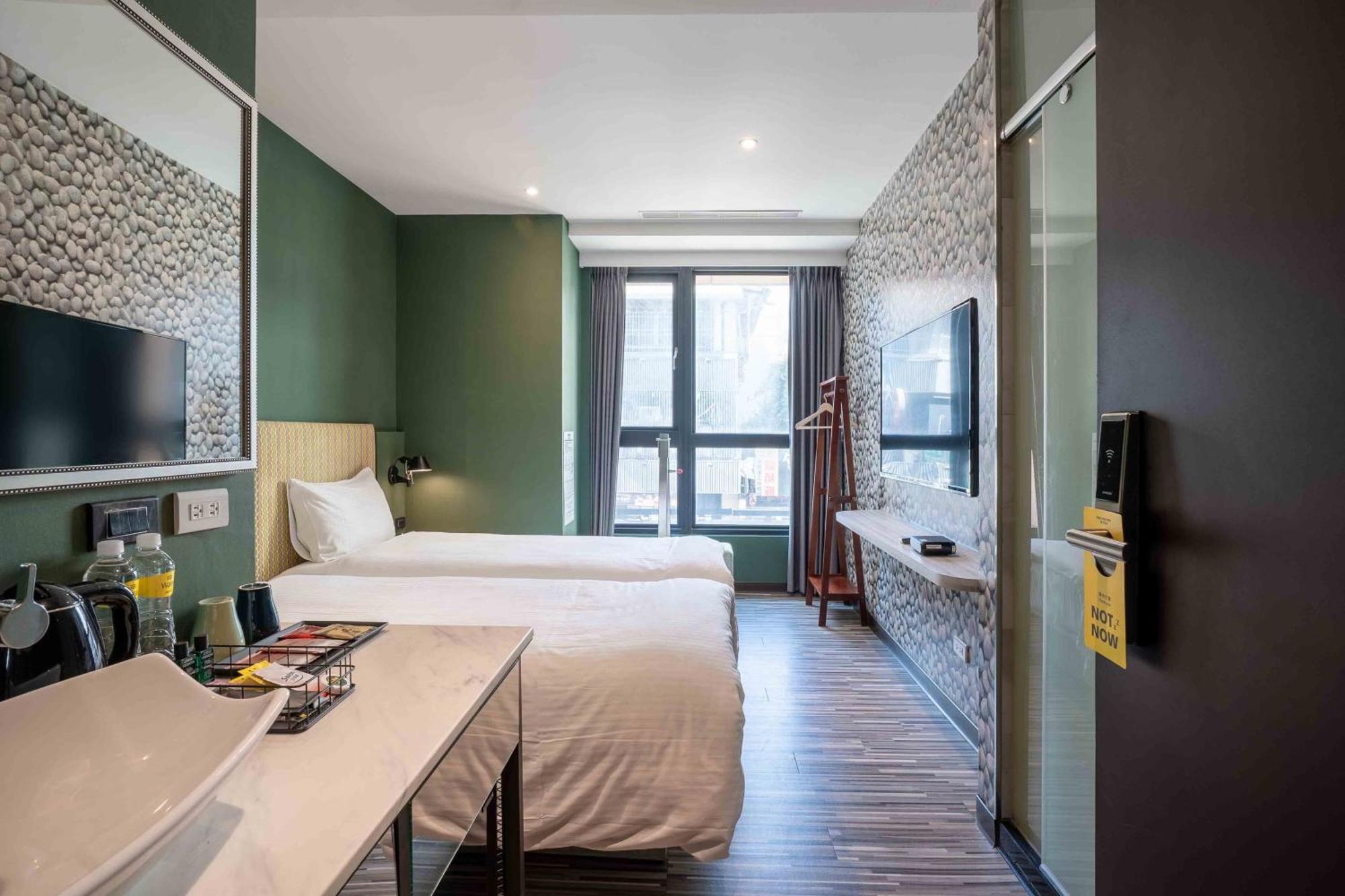 Check Inn Taichung Ziyou المظهر الخارجي الصورة