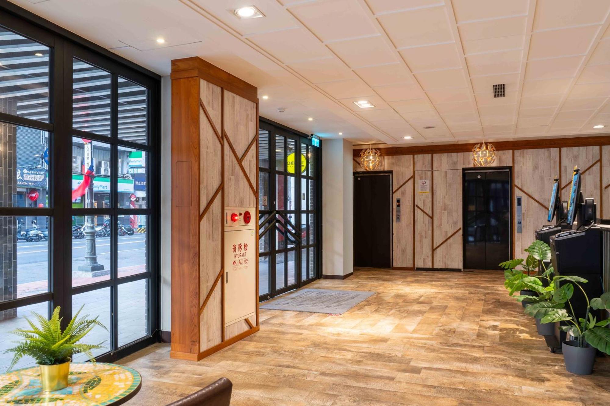 Check Inn Taichung Ziyou المظهر الخارجي الصورة