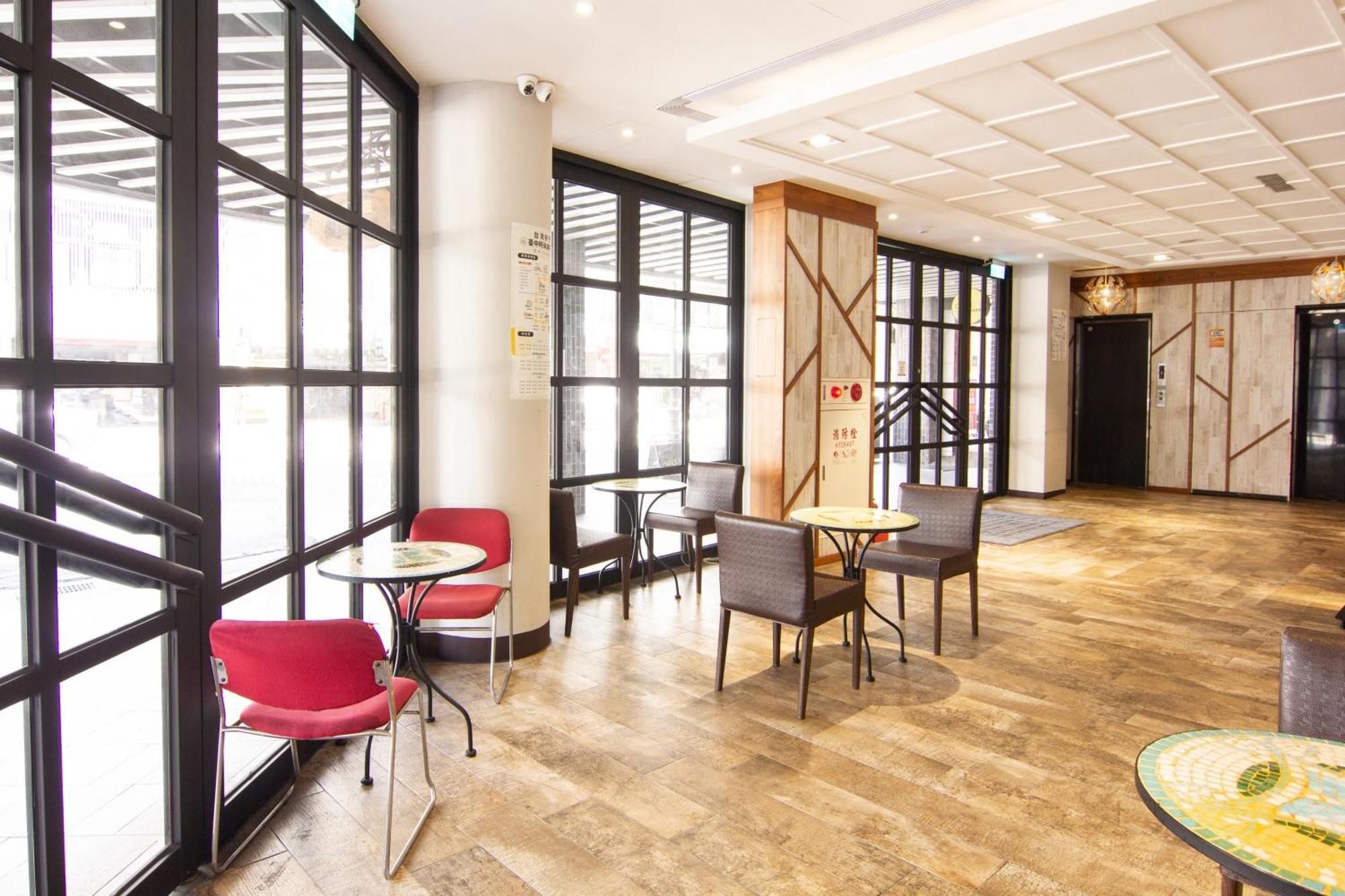 Check Inn Taichung Ziyou المظهر الخارجي الصورة